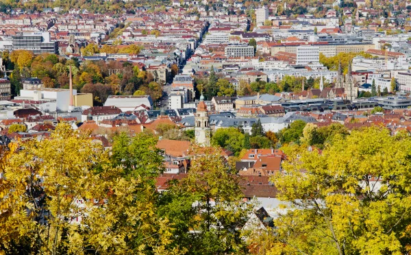 Blick über Stuttgart im Herbst
